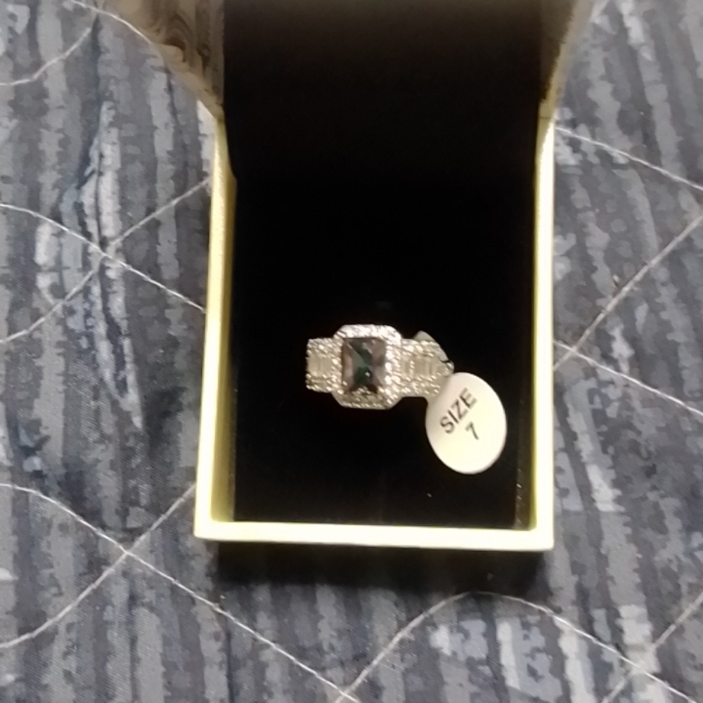 Ring - Picture 4 of 5